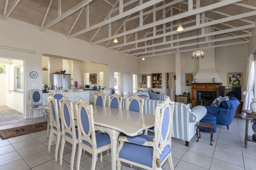 5 Bedroom Property for Sale in Kleinemonde Eastern Cape